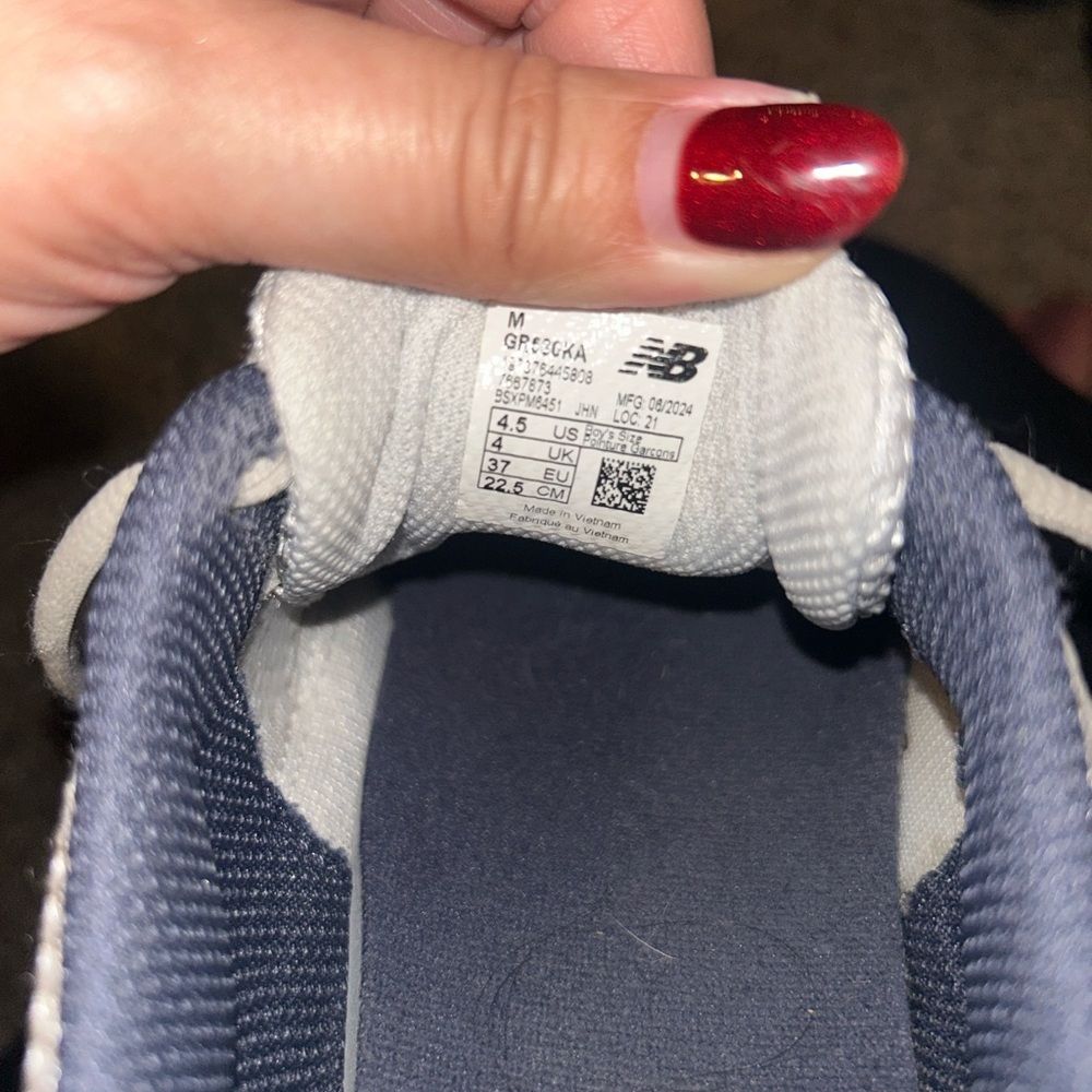 Kids New Balance 530 - Great Condition: Silver/Navy Blue - Picture 4 of 5